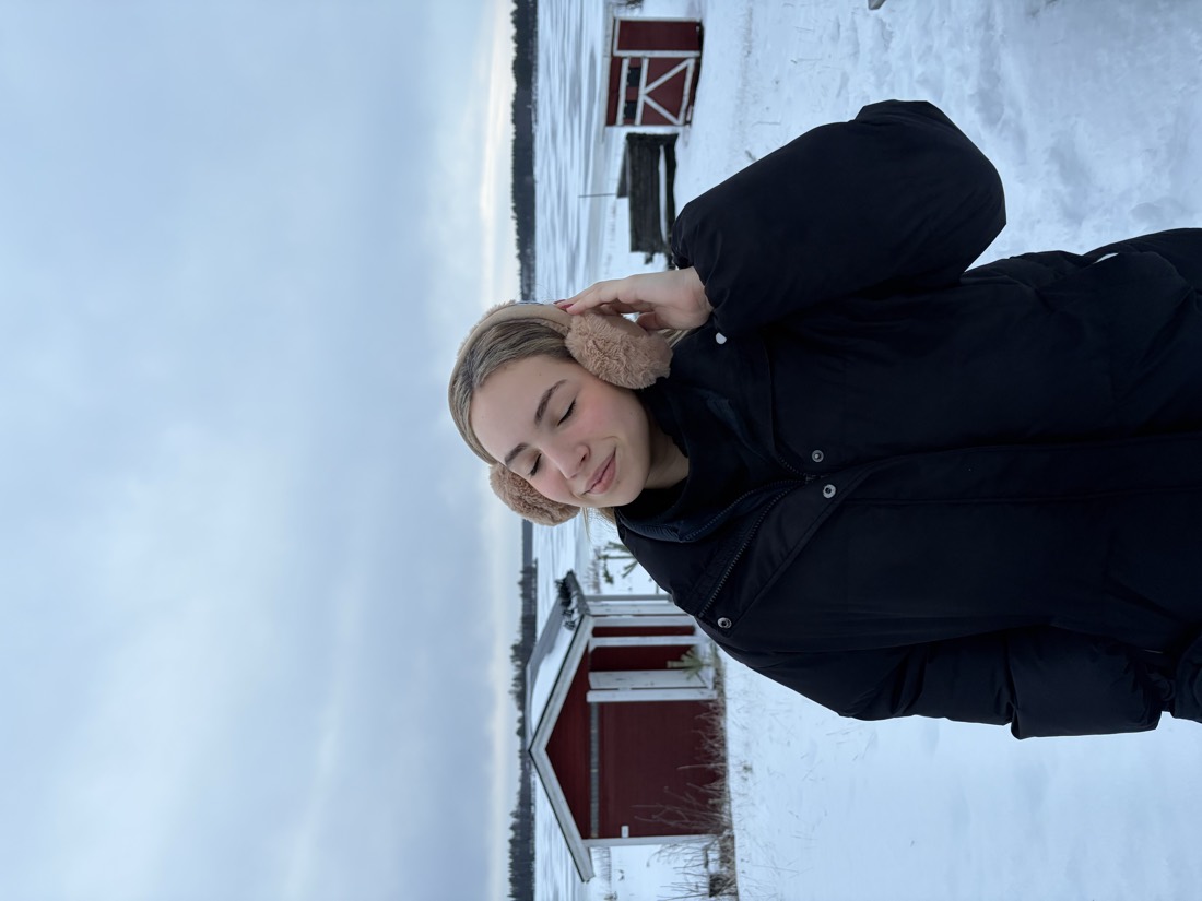 Judith en la nieve en Laponia
